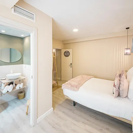 Hostal Plaza Boutique (Adults Only) Zaragoza Exterior photo